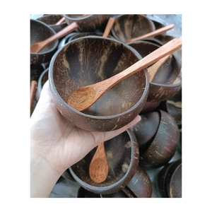 Cuencos de Cáscara de Coco DISPONIBLES para el Ensamblaje de Cestas de Regalo Personalizadas y para Servir como Hermosos Tapetes para Exhibir Cristales - Product Image 6