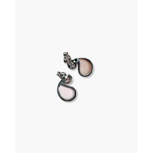 Boucles d'oreilles clous géométriques à fleurs - Plaqué rhodium et or, perle de coquillage et zircon - Product Image 2