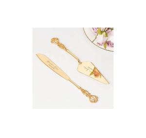 Serveur de gâteau en métal durable fabriqué à la main de qualité supérieure pour un service de gâteau sophistiqué dans des occasions haut de gamme - Product Image 4