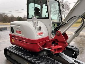 Mini-excavatrice sur chenilles Takeuchi TB260 d'occasion en bon état, excavatrice compacte pour la construction, l'agriculture et l'aménagement paysager - Product Image 3