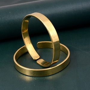 Acier inoxydable Or 18 carats Pâte frite Torsades Bague d'oreille tissée Bijoux géométriques simples et polyvalents pour femmes - Product Image 6