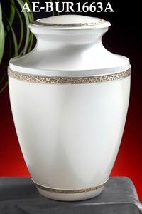 Urna de cremación de latón de estilo americano para adultos, diseño de borde de grabado ligero, urna funeraria blanca para cenizas humanas - Product Image 2