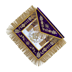 Tablier maçonnique de qualité supérieure en cuir d'agneau brodé d'or sur des tabliers de franc-maçon en velours violet - Product Image 2