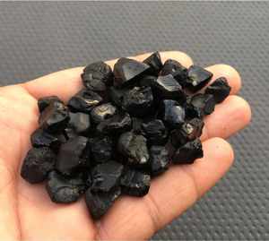10 pièces 12-14 MM cristaux bruts de spinelle noir naturel véritables pierres précieuses en vrac cristaux de pierre noire non traités - Product Image 4