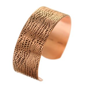 Pulsera de cobre pulida a mano producida para compradores de exportación que exigen consistencia, durabilidad y estilo clásico. - Product Image 1