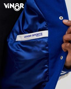 เสื้อแจ็กเก็ตบอมเบอร์ผ้าซาตินลายพลางสไตล์ทางการเสื้อเบสบอลมหาวิทยาลัยมหาวิทยาลัยออกแบบโลโก้ได้ตามต้องการสำหรับทุกเพศฤดูใบไม้ผลิกันน้ำ - Product Image 2