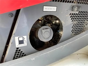 2016 Takeuchi TL10V2, cargadora de dirección deslizante compacta de alta eficiencia, hidráulica de alto flujo, bomba de rodamiento de Motor multifuncional, caja de cambios - Product Image 4