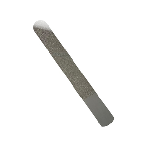 Lime à ongles double face en acier inoxydable de précision, grain 180, durable et réutilisable pour un lissage professionnel des bords des ongles - Product Image 3