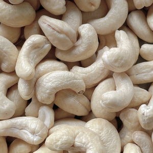 Meilleur prix Noix de cajou Noix de cajou biologiques Noix de cajou brutes Vente en gros Exportées vers Dubaï, UE, Moyen-Orient - Product Image 1