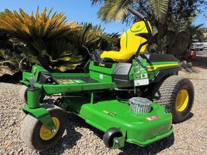 รถตัดหญ้าแบบนั่งขับ John Deere 318 ราคาถูก รุ่น ZTrak Zero-Turn-Radius พร้อมกำลังไฟ 1800 วัตต์ รถตัดหญ้าแบบนั่งขับ John Deere X700 มีขาย - Product Image 3