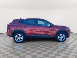 SUV Crossover TRAX LS Rojo 2024 Usado en Excelentes Condiciones, Tracción Delantera, Transmisión Automática, Motor 1.2L, 6 Velocidades, 137 HP, Listo para Enviar - Product Image 4