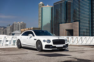 Spur RHD 2023 d'occasion, conduite à droite, certifié, boîte automatique, cuir foncé, sans accident et prêt à être expédié - Product Image 3