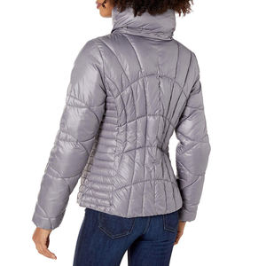 Veste d'hiver matelassée pour femme, best-seller, imperméable, coupe-vent, respirante, à capuche, couleur unie, poches latérales, personnalisable - Product Image 6