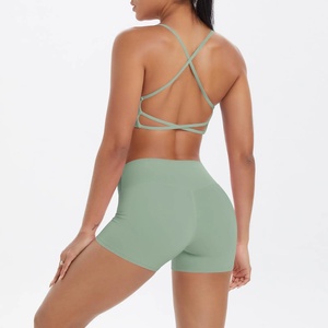 Ensemble de yoga 2 pièces à motif solide Logo avant personnalisé Taille élastique Respirant Manches courtes Logo avant à motif solide positionné - Product Image 1