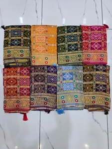 Dupatta de Seda Banarasi Premium con Bordado Nakshi, Banda de Latkan y Patrón Bandhej, para Bodas Étnicas, 29 dupattas banarasi hdp - Product Image 3