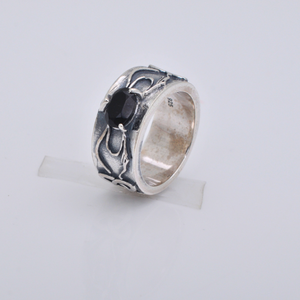Bague tendance en argent sterling avec fleur délicate pour femmes, onyx noir 925, sertissage en bézel, bijoux bohèmes élégants, anniversaire, mariages - Product Image 2