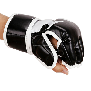 Gants de boxe MMA en cuir personnalisés en usine, respirants, légers, avec sangle de poignet réglable, durables, à demi-doigts, fermeture auto-agrippante - Product Image 2