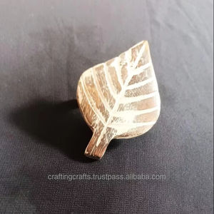 Anneaux de serviette en bois écologiques vintage en argent poli, décoration de table pour les mariages - Product Image 3