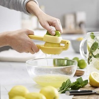 Multifunctionele Citroensap Pers Handmatige Knijp Oranje Huishoudelijke Handgemaakte Plastic Papieren Kaart Ps Juicer Modern Geel, Blauw 136G