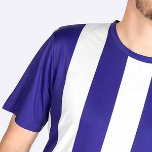Kits de camisetas de fútbol por sublimación de poliéster 100% al por mayor uniformes de fútbol transpirables personalizados para hombre con logotipo - Product Image 4