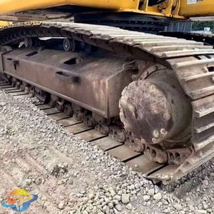 รถขุดตีนตะขาบ PC200-7 ปี 2007 คุณภาพสูง มือสอง ใช้งานมาแล้ว 5600 ชั่วโมง ความจุบุ้งกี๋ 0.8 ลูกบาศก์เมตร ราคาถูก - Product Image 4