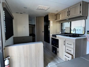 Nouvelle caravane de camping Keystone C-o-l-e-m-a-n 23B 2026 à vendre - Product Image 4