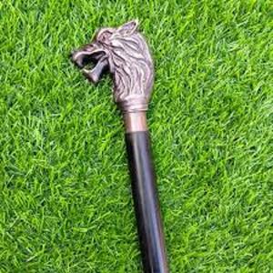 Bâton de marche en bois de haute qualité avec poignée en métal Bâton doré pour les malades Caractéristiques Pointe en laiton - Product Image 1