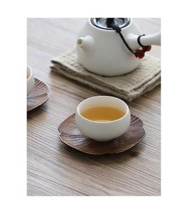 Posavasos de madera de diseño antiguo con un toque contemporáneo que ofrece un nuevo aspecto para una sofisticación de mesa atemporal - Product Image 3