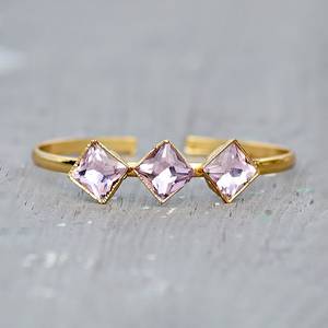 กำไลข้อมือโรสควอตซ์ทำมือ กำไลทองเหลือง กำไลสำหรับผู้หญิง ประดับพลอย ดีไซน์โดดเด่น เงินแท้ 925 ชุบทอง 14k - Product Image 1