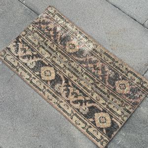 Vintage 1.6x2.2 ft Rug, Turkish Rug, <b>Brown</b> Persian <b>Wool</b> Rug - Product Image 4