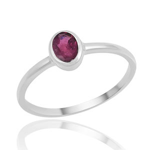 Anillo de Plata de Ley 925 con Diseño Clásico y Gema Ovalada Teñida de Esmeralda - Product Image 5