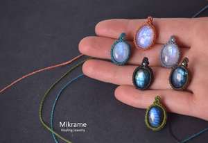 Nouveauté : Pendentif de fiançailles ou de mariage en macramé vintage fait main avec pierre de calcédoine verte sertie en forme ovale de 22 à 25 mm - Product Image 5