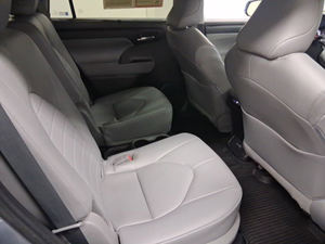 SUV Híbrido Mediano 2023 con Tracción en las Cuatro Ruedas, Interior Premium, Modelo Familiar de 7/8 Asientos en Excelentes Condiciones - Product Image 2