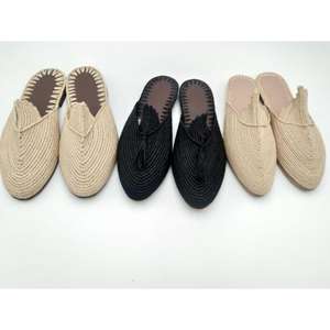 Vente en gros de pantoufles et sandales marocaines en raphia faites à la main, chaussures tissées écologiques pour femmes et hommes, fournisseur direct de commandes en gros - Product Image 1