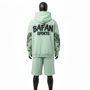 ชุดเซ็ตฮู้ดดี้และกางเกงขาสั้นผู้ชาย สีเขียวมิ้นท์ ผ้าคอตตอนโพลีฟลีซ พรีเมียม 320 GSM ปักลายเชนิลล์ พร้อมปักโลโก้ตามสั่ง - Product Image 2