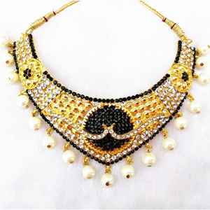 Conjunto de Joyas de Aleación con Cristales de Imitación y Flores Estilo Vintage para Mujer, Collar, Aretes y Tocado - Compromiso, Boda, Aniversario, Fiesta - Product Image 4