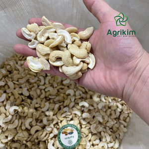 Noix de cajou crues biologiques AGRIKIM fiables, qualité supérieure du Vietnam, certifiées ISO 22000:2018, meilleur prix, haute qualité, 10 kg/20 kg Ms - Product Image 1