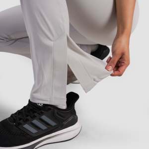 กางเกงออกกำลังกายขาบาน ASPIRE Flare Leg  โลโก้สั่งทำได้ ผ้าไนลอน/สแปนเด็กซ์ ระบายอากาศได้ดี  ไซส์ใหญ่พิเศษ (XXS XS XXL สีขาวงาช้าง) - Product Image 6