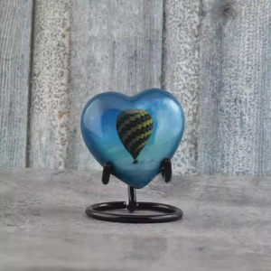Urna de recuerdo de corazón pequeño de calidad impresionante con urnas grabadas de soporte para cenizas de bebé Recuerdos de corazón de alta calidad Corazón de latón Keepsa - Product Image 3