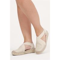 Espadrille à talon compensé fermé et talon bas