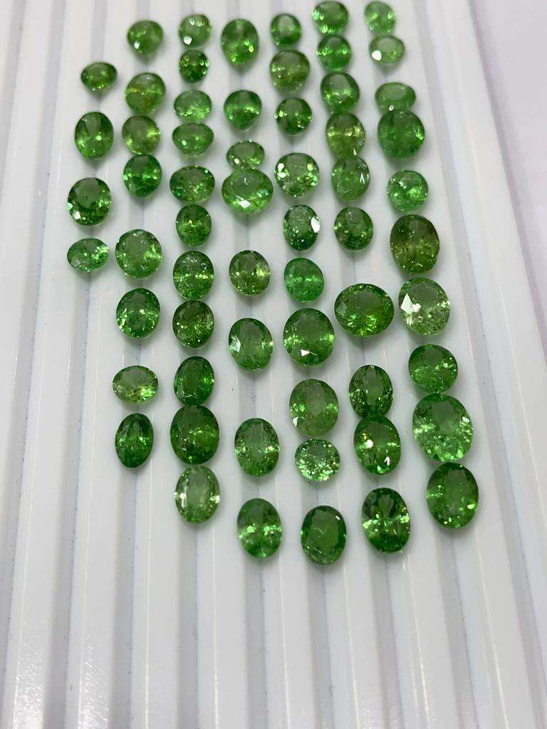 สีเขียว