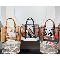 Wanita kapasitas besar 2 potong Set tangan Tooled kulit Tote Handbag & tangan Tooled kulit Clutch modis desain tahan lama Set
