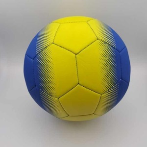 Tech Industries Ballon d'entraînement de football Matériau PU à des fins d'entraînement avec un design personnalisé et un logo personnalisé - Product Image 1