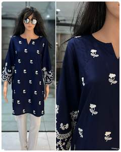 Kurti corto de manga larga moderno y liviano con bordado perfecto para todas las niñas de oficina y collage - Product Image 3