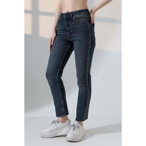 Jeans Mom Fit à rayures et strass 7110 - Bleu clair délavé - Product Image 1
