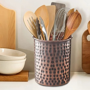 Soporte de cuchara de hierro elegante hecho a mano con asa Organizador de cubiertos Mesa de comedor Exportador indio Precio al por mayor Almacenamiento de metal - Product Image 1