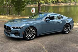 Ford Mustang GT Coupé 2024 SUPER LIMPIO, LISTO PARA ENVIAR - Product Image 2