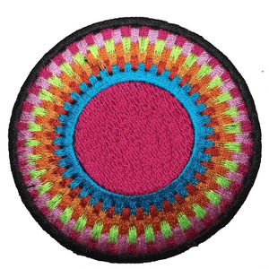 2025 nouveau Style personnalisé patchs brodés haute qualité broderie à la main fleur en forme de tissu OEM personnalisé patchs faits à la main - Product Image 1