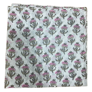 Servilletas de Algodón Puro con Estampado Floral Indio Hechas a Mano por Ridhi, Cuadradas, Color Rosa Taffy, Azul y Verde, Diseño Floral Moderno, Nuevas, para Decoración - Product Image 1