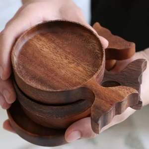 Venta caliente accesorios de cocina Posavasos de madera de alta calidad para bebidas Posavasos de madera de acacia natural Juego de 4 para la venta utensilios para hornear - Product Image 4